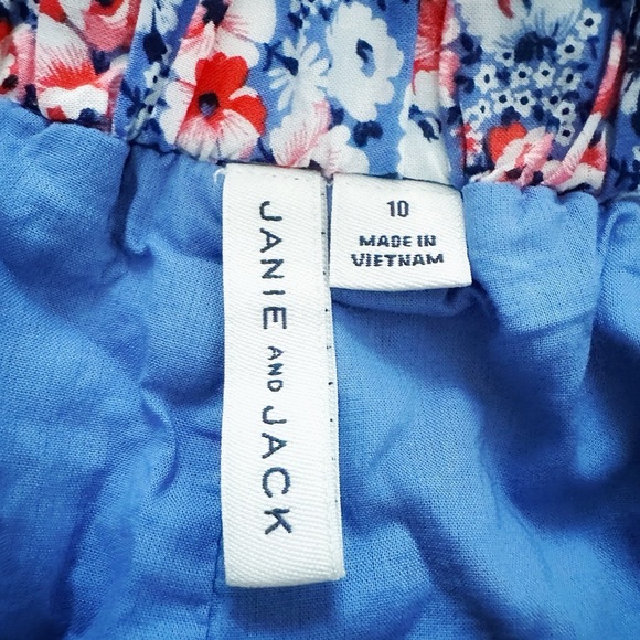 Janie & Jack | Floral Ruffle Hem Shorts (10 yrs) - Picture 3 of 5